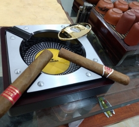 Gạt tàn 4 tay Cohiba